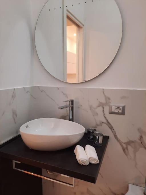 N&Ghomesweethome Raffaelloelegante Appartamento Ideale Casa Vacanze Affari Mailand Exterior foto