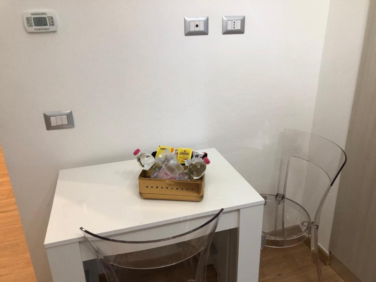 N&Ghomesweethome Raffaelloelegante Appartamento Ideale Casa Vacanze Affari Mailand Exterior foto
